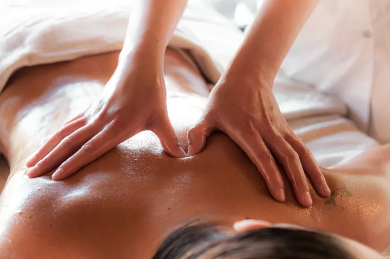 No License, No Problem? What the Unregulated World of Aromatherapy Means for You